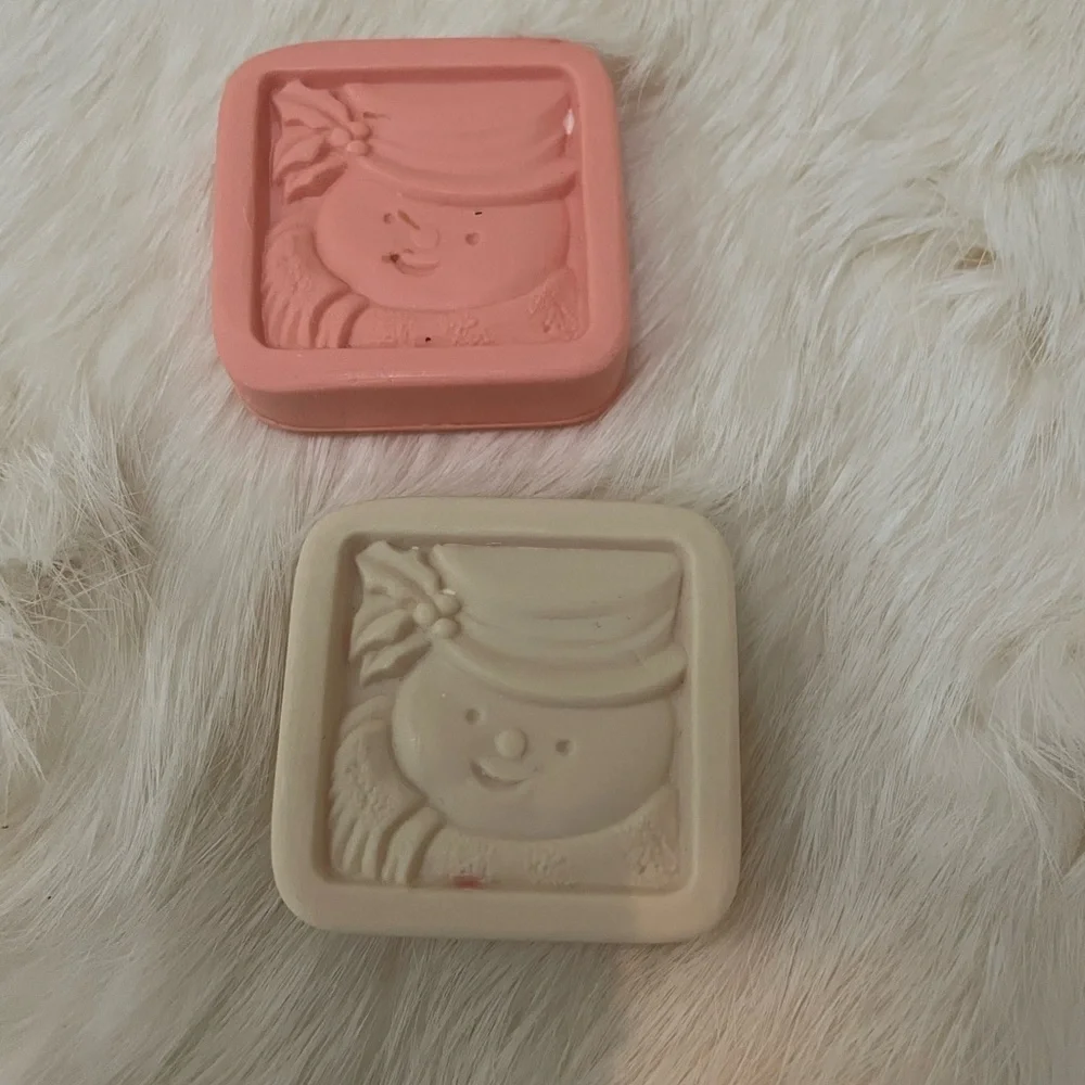 Pair of Vtg Avon Snowman Soaps